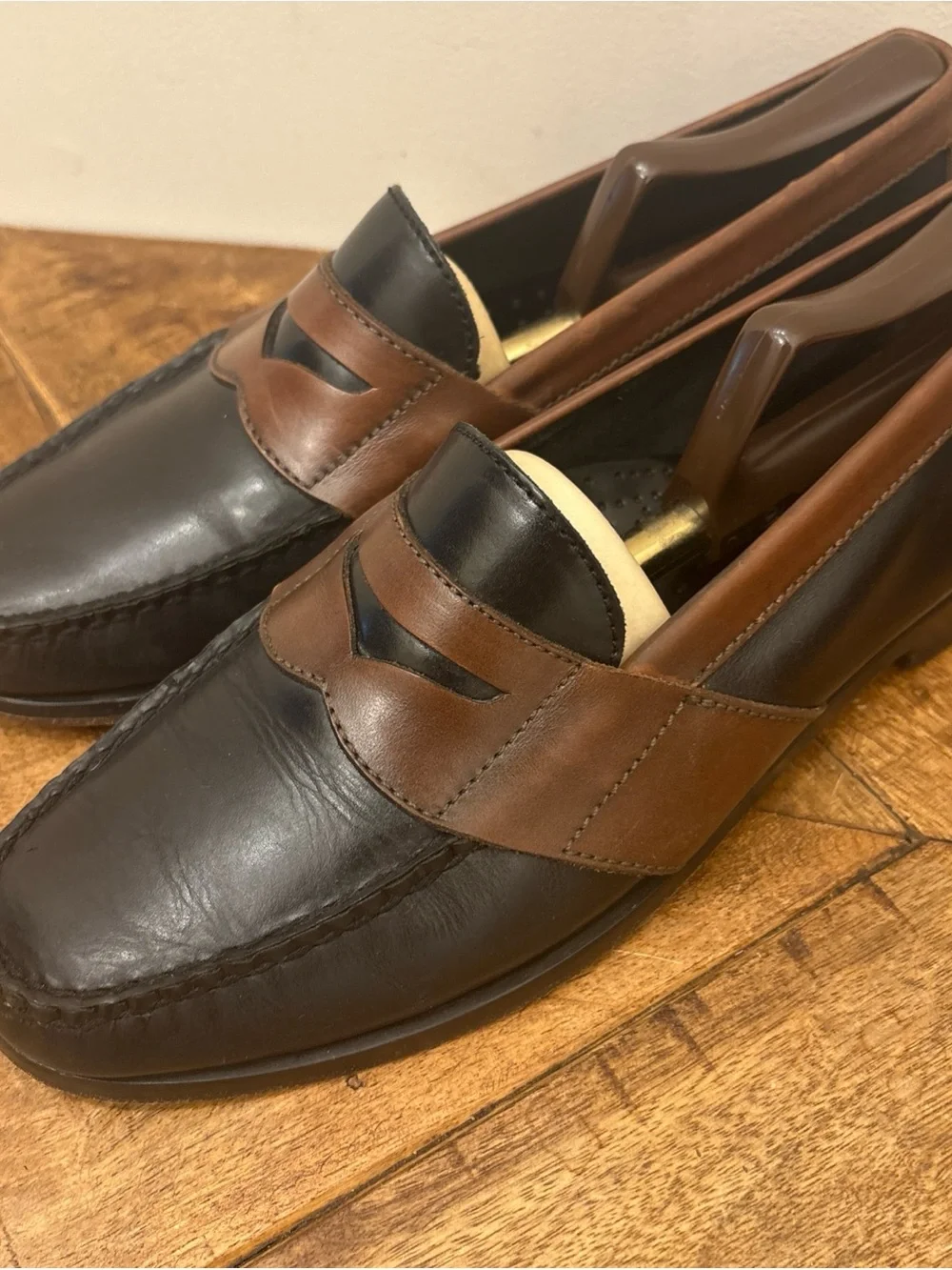 VTG GH Bass Weejuns Black & Brown Leather Slip On Penny Loafers Men's 9.5